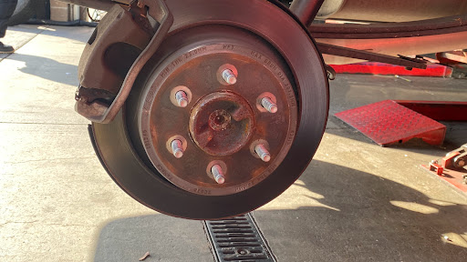 Tire Shop «Discount Tire Store - Tigard, OR», reviews and photos, 11462 SW Pacific Hwy, Tigard, OR 97223, USA