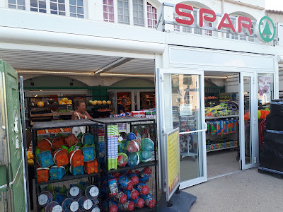 SPAR à Saintes-Maries-de-la-Mer