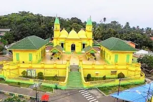 Sultan Riau Grand Mosque image