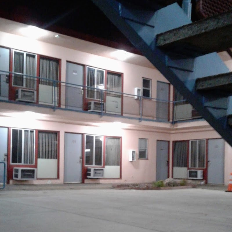 Courtyard Motel