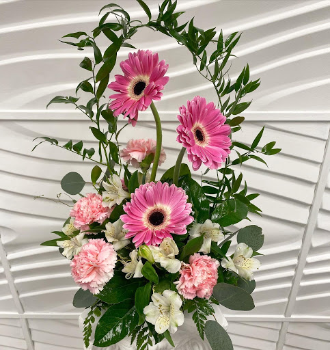 Florist «Lake Eola Florist», reviews and photos, 116 E Central Blvd, Orlando, FL 32801, USA