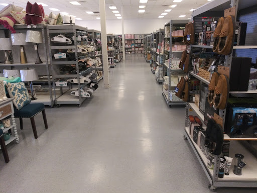 Home Goods Store «Tuesday Morning», reviews and photos, 6952 E Hampton Ave, Mesa, AZ 85206, USA