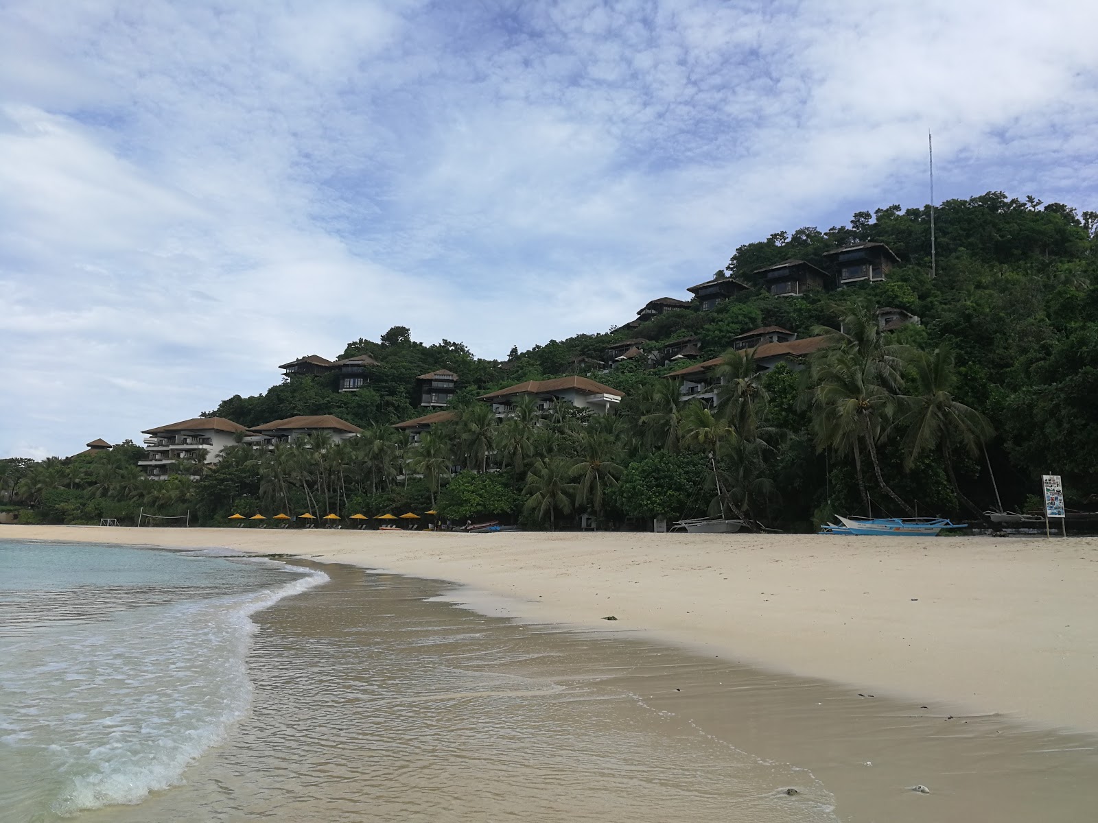 Foto di Punta Bunga Beach con una superficie del acqua cristallina