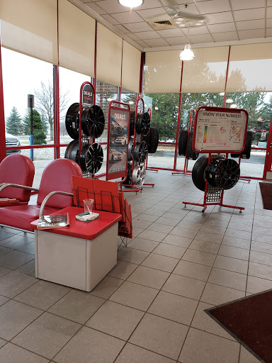 Tire Shop «Discount Tire Store - Auburn Hills, MI», reviews and photos, 200 Brown Rd, Auburn Hills, MI 48326, USA