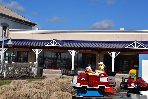 Outlet Mall «Tanger Outlet Jeffersonville», reviews and photos, 8000 Factory Shops Blvd, Jeffersonville, OH 43128, USA