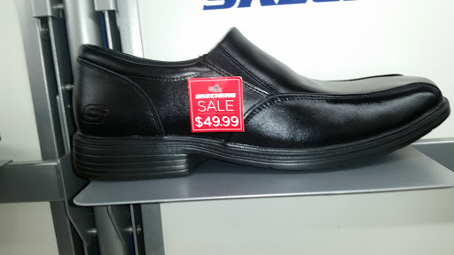 Shoe Store «SKECHERS Factory Outlet», reviews and photos, 163-11 Jamaica Ave, Jamaica, NY 11432, USA