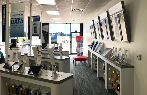 Telephone Company «U.S. Cellular Authorized Agent - Cellular Connect», reviews and photos, 526 1st Ave, Perry, IA 50220, USA