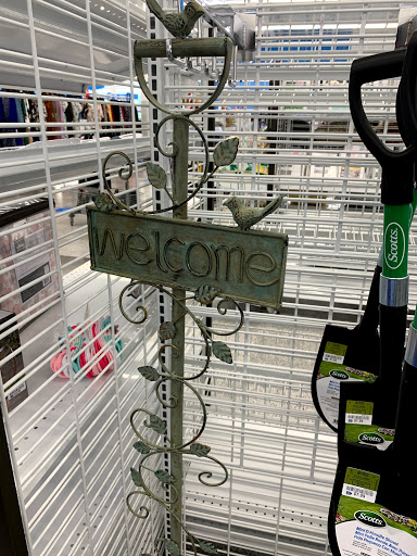 Clothing Store «Ross Dress for Less», reviews and photos, 560 E Waterfront Dr, Homestead, PA 15120, USA