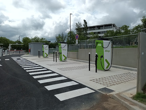 Borne de recharge de véhicules électriques Allego Station de recharge Toulouse