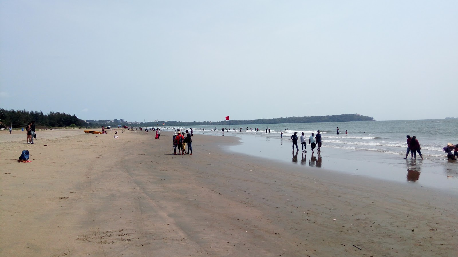 Photo of Caranzalem Beach with long straight shore