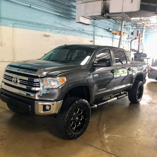 Car Wash «Ruby Hand Carwash», reviews and photos, 4334 N California Ave, Chicago, IL 60618, USA