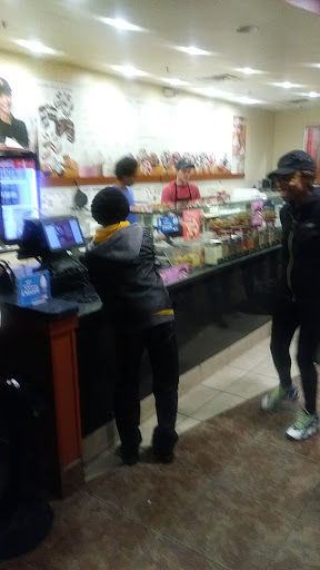 Ice Cream Shop «Cold Stone Creamery», reviews and photos, 2907 N Oakland Ave, Milwaukee, WI 53211, USA