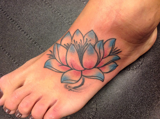 Tattoo Shop «Coastline Tattoo Studio - Provincetown», reviews and photos, 290A Commercial St, Provincetown, MA 02657, USA