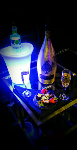 Night Club «Legs Party Bar», reviews and photos, 13200 E State Rte 350, Kansas City, MO 64138, USA