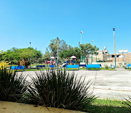 columpio Bonaria Park photo