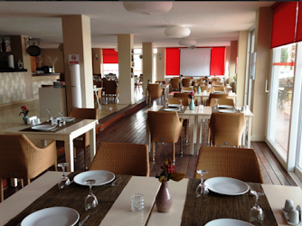 Cafe - Bar - Restaurant