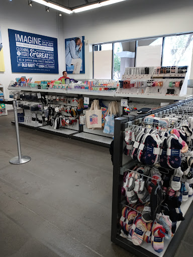 Clothing Store «Old Navy», reviews and photos, 15661 S Apopka Vineland Rd, Orlando, FL 32821, USA