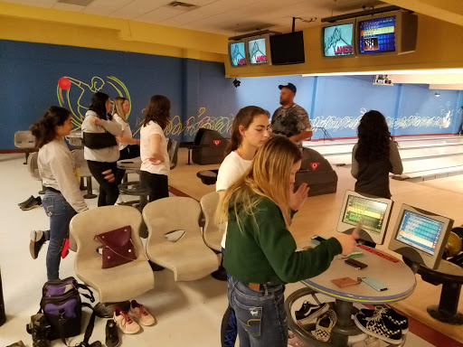 Bowling Alley «Mt Hood Lanes», reviews and photos, 2311 E Powell Blvd, Gresham, OR 97080, USA