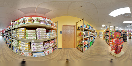 Pet Supply Store «Leash on Life, Pet Supplies», reviews and photos, 650 Pacha Pkwy #5, North Liberty, IA 52317, USA