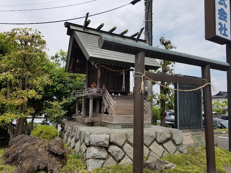 岩浪建設屋敷神