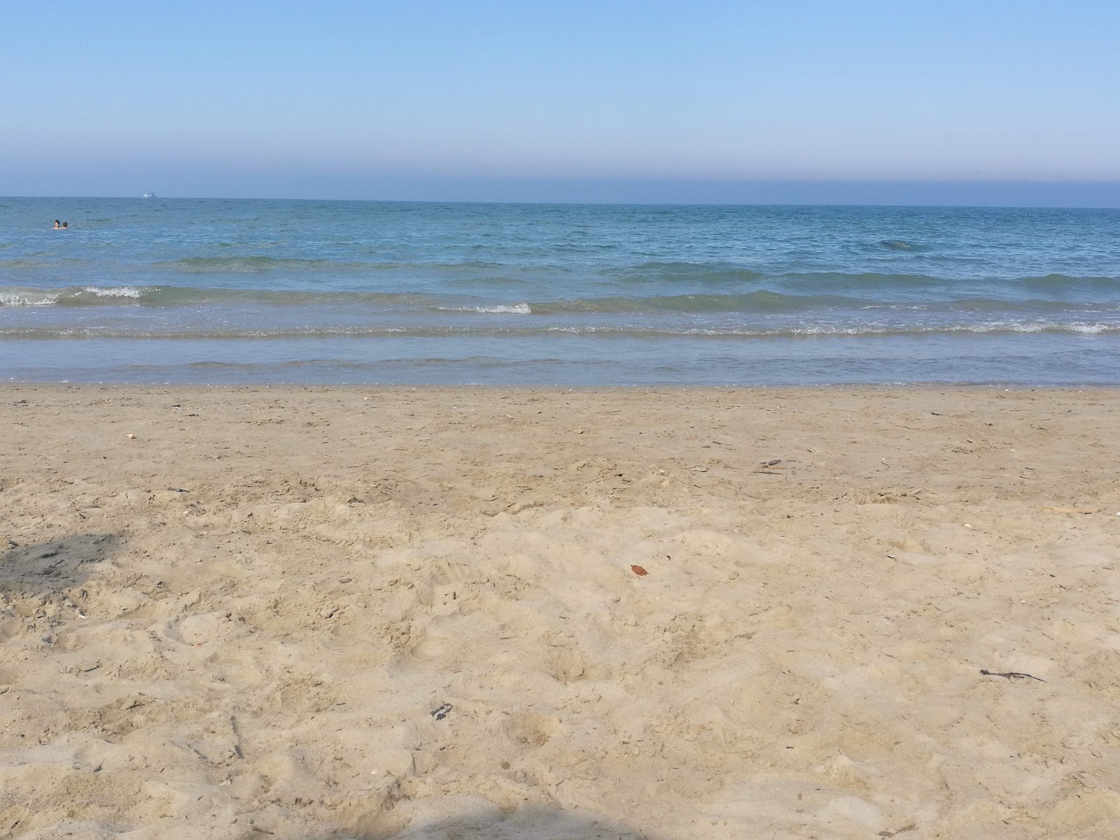 Fotografie cu Giulianova beach - locul popular printre cunoscătorii de relaxare