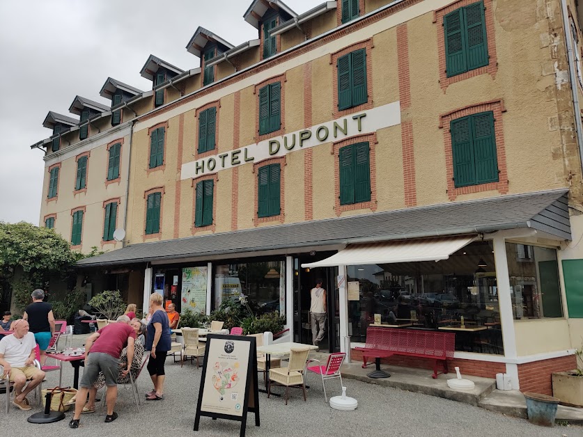 Café chez DUPONT à Castelnau-Magnoac (Hautes-Pyrénées 65)