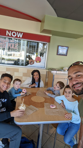 Donut Shop «Krispy Kreme», reviews and photos, 3000 Bardstown Rd, Louisville, KY 40205, USA