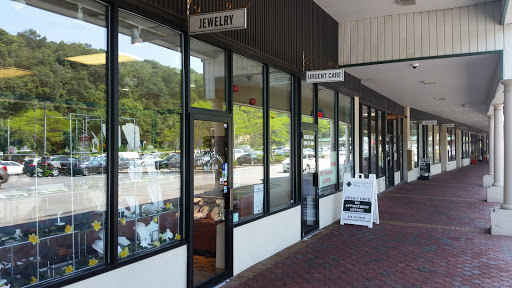 Shopping Mall «Rose Hill Shopping Center», reviews and photos, 600 Columbus Ave, Thornwood, NY 10594, USA