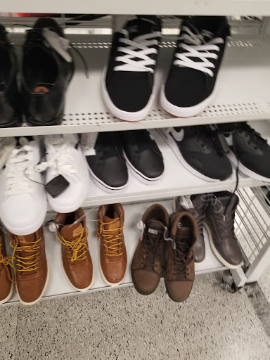 Clothing Store «Ross Dress for Less», reviews and photos, 20519 S Dixie Hwy, Cutler Bay, FL 33189, USA