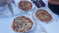 Plats et boissons du Restaurant La roulotte à pizza à Grimaud - n°2