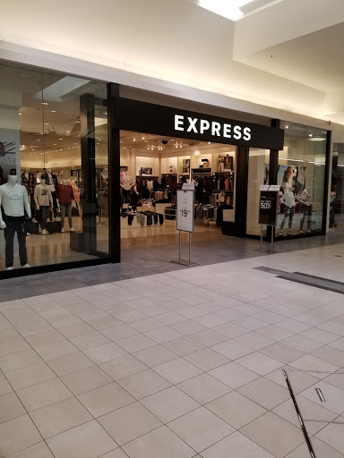 Shopping Mall «Golf Mill Shopping Center», reviews and photos, 239 Golf mill Center, Niles, IL 60714, USA