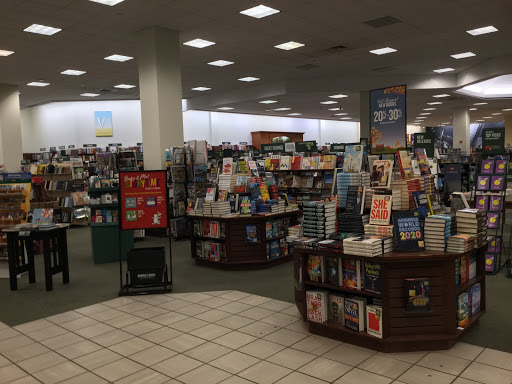 Book Store «Barnes & Noble Booksellers Libbie Place», reviews and photos, 5501 W Broad St, Richmond, VA 23230, USA