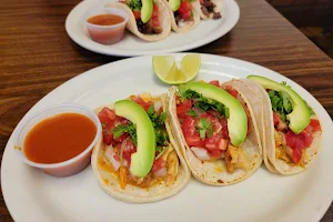 El Salvadoreño Restaurant image