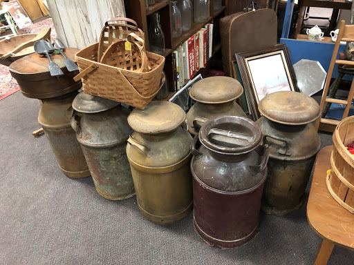 Thrift Store «Pocket Change Thrift, Antiques, and re-purpose store», reviews and photos, 1300 E State St, Alliance, OH 44601, USA