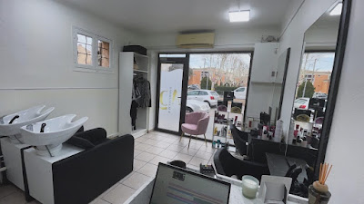 Hairdresser By H à Istres