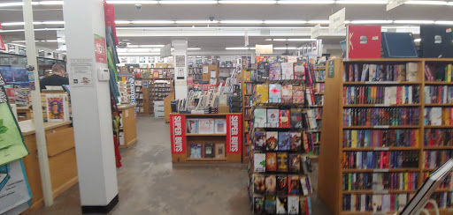 Book Store «Half Price Books», reviews and photos, 5017 Excelsior Blvd, St Louis Park, MN 55416, USA