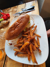 Sandwich au poulet du Restaurant français La Vache qui Fume à La Chapelle-Saint-Géraud - n°1