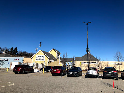 Clothing Store «Under Armour Factory House», reviews and photos, 80 Premium Outlets Blvd #507, Merrimack, NH 03054, USA