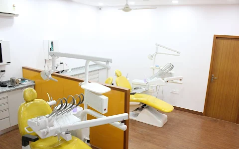 Whiteys Dental Clinic and Implant Centre image