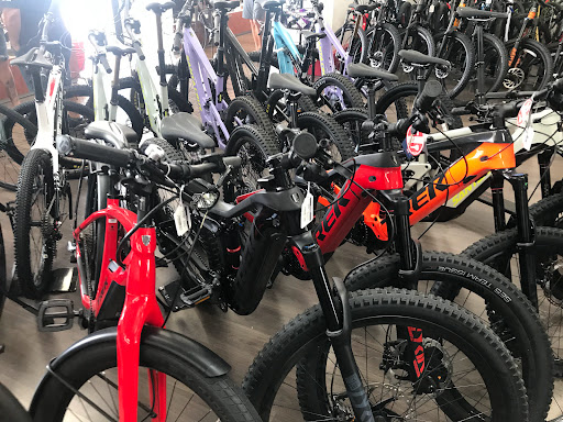 Bicycle Store «City Bikes Aventura», reviews and photos, 20335 Biscayne Blvd, Aventura, FL 33180, USA