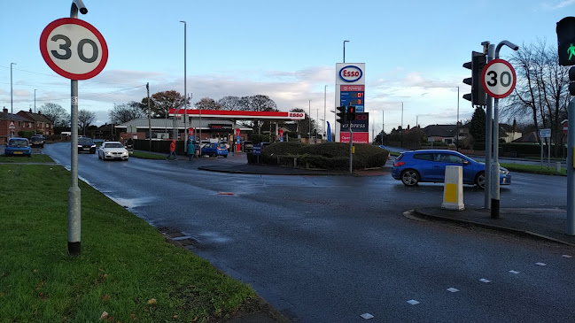 Comments and reviews of ESSO TESCO LEEDS ROAD ROTHWELL EXPRESS
