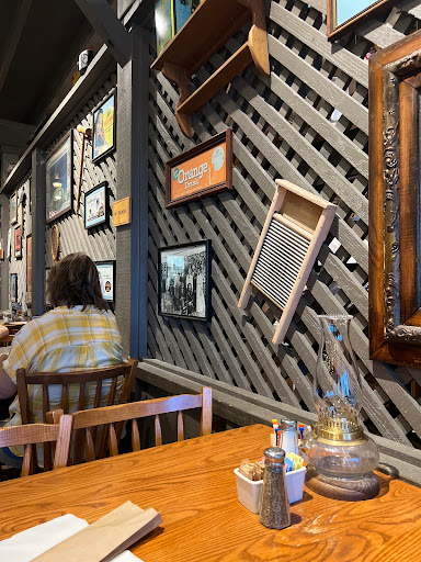 American Restaurant «Cracker Barrel Old Country Store», reviews and photos, 800 N Interstate Dr, Norman, OK 73072, USA