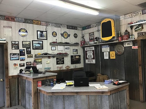 Auto Body Shop «Red Line Auto Sales», reviews and photos, 16 E Monroe Ave, Villa Grove, IL 61956, USA