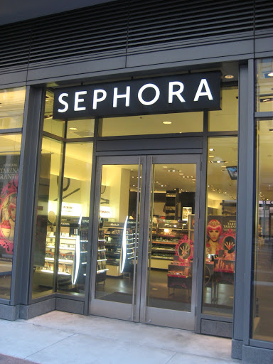 Cosmetics Store «SEPHORA», reviews and photos, 108 N State St Ste 134, Chicago, IL 60602, USA