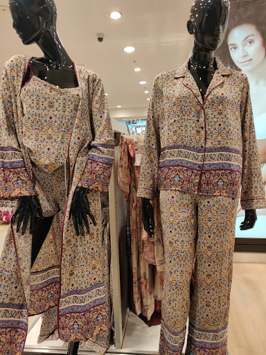 Stores to buy women's kimonos Leicester