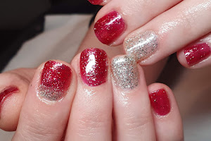 Hollywood nails & hair extensions bar - WEST END -