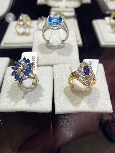 Pawn Shop «Wizebuys PawnBrokers Outlet», reviews and photos, 2928 E Highland Rd, Highland Charter Twp, MI 48356, USA