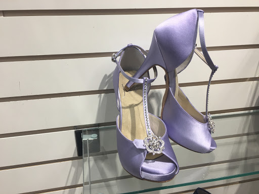 Shoe Store «Signature Shoes», reviews and photos, 271 Westwood Ave, Westwood, NJ 07675, USA