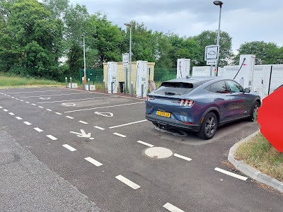 IONITY Station de recharge à Saint-Sulpice-les-Feuilles
