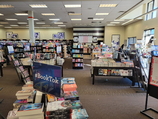 Book Store «Books-A-Million», reviews and photos, 2605 W Osceola Pkwy, Kissimmee, FL 34741, USA
